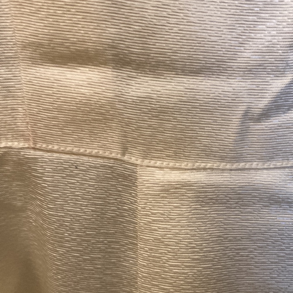 Handmade 1960’s Wedding gown. Mint condition. Worn 1 time. No stains or flaws. - Picture 11 of 16